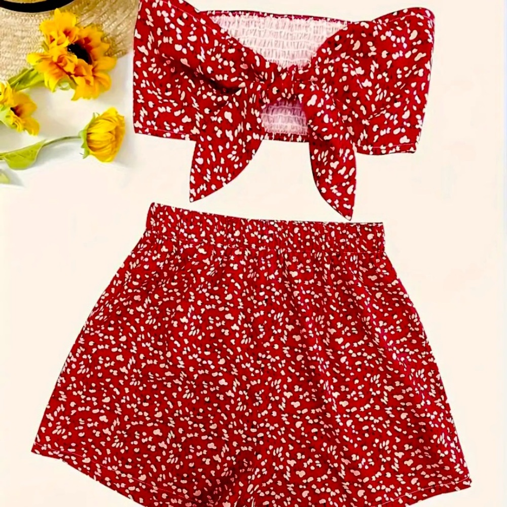 SHEIN VCAY Tie Front Ditsy Floral Tube Crop Top & Shorts Set